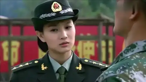 何晨光一眼就看出了唐心怡的三围,这让她脸红脖子粗,真是尴尬
