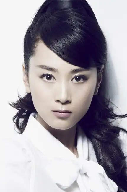 情深深雨蒙蒙里的第一美人,嫁穷小子,如今被丈夫宠上天
