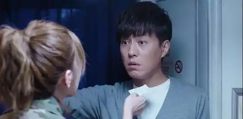 他曾被指只能演精英用实力说话,饰演媒婆照样出色