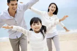 10岁女儿打疫苗,爸爸搂抱安慰,网友算猥亵了吧
