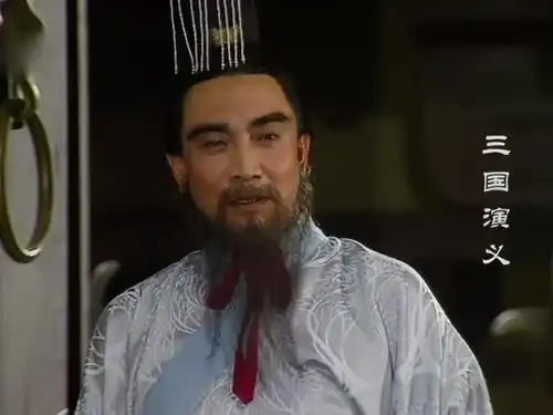 三国演义鲍国安演技高超,一举一动演活曹操,替国舅捏一把汗