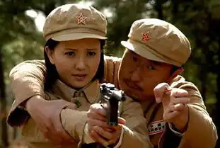 战地浪漫曲剧照