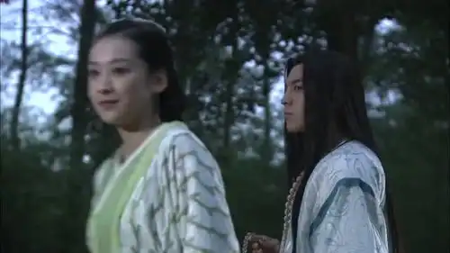 为拖住楚留香,柳无眉要利用薛衣人,宫南燕却不同意,那是她哥哥
