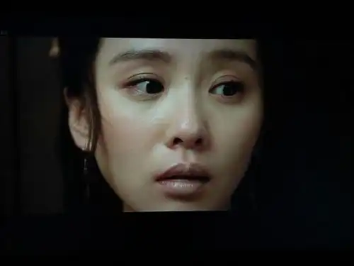 刘诗诗新剧扮嫩失败,面瘫脸还摇头晃脑,这演技和郑爽有点像
