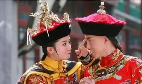 还珠格格永琪与欣荣生子,为何小燕子还爱他看班杰明做了啥吧
