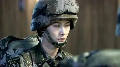 要做特种兵就不容易了,一个女人要做特种兵,更是难上加难