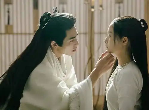 迪丽热巴烈火如歌和关晓彤凤囚凰豆瓣评分对比,真尴尬