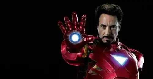 小罗伯特唐尼的一组最新街拍曝光,个性穿搭引起网友讨论