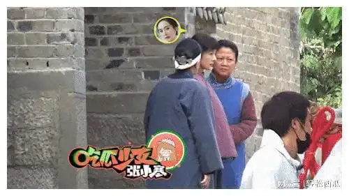 杨幂村姑造型刚曝光,就被嘲笑上热搜,网友评价太刁钻