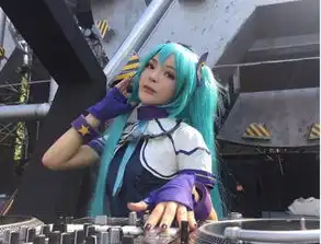 粉丝力挺初音速cos轮滑公主现身西湖音乐节
