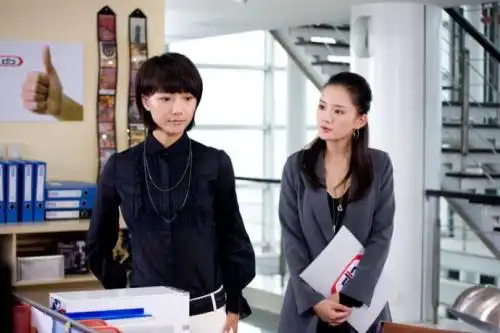 该如何回应别人跟你客套时说你工作很好
