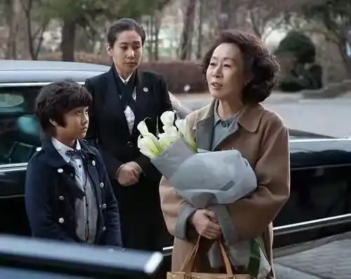 73岁韩国女星被奥斯卡提名,前夫称后悔出轨,曾想把第三者带回家
