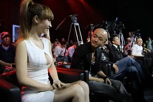 从孙菲菲被霸凌看圈内荒唐事陪吃陪喝只是基础