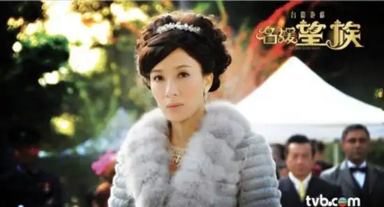 5月5号杨怡亲临江悦城终极会师颁发黄金锁匙
