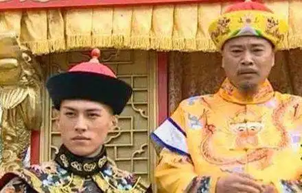 14岁就当主演,让吴孟达靳东给他做配角,如今30岁长这样
