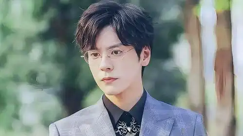 私藏浪漫热播,魏哲鸣在人夫赛道上甜蜜杀疯成焦点
