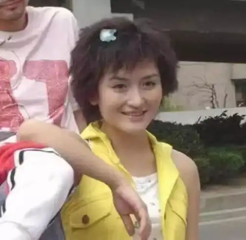 谢娜当助演遭网友吐槽太出戏,可她其实是演员出身啊