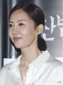 四方脸猪鼻子甩掉张东健嫁整形医生的晶雅,47岁复出美炸了