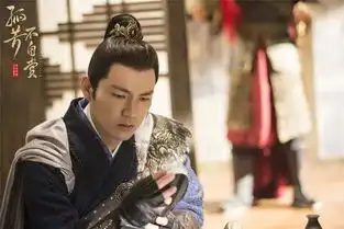 孤芳钟汉良回归首作,战神面具遭调侃为防霾口罩
