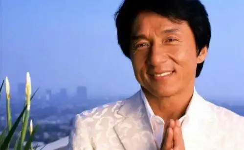 巨星童年照,成龙变化大刘德华超可爱,朱茵的脸只是同比例放大了