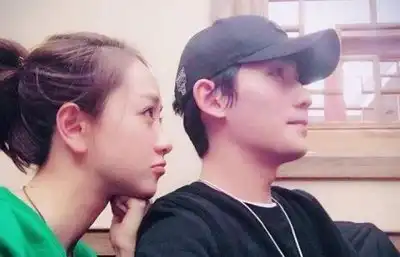 朱一龙连续第六年为好友杨蓉庆生做自己的光