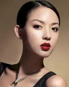 魅力名模,俏丽势不可挡张梓琳