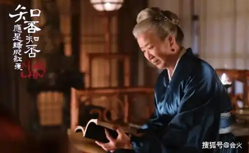 76岁曹翠芬给后辈披大衣为工作结婚多年无子,现因演祖母翻红