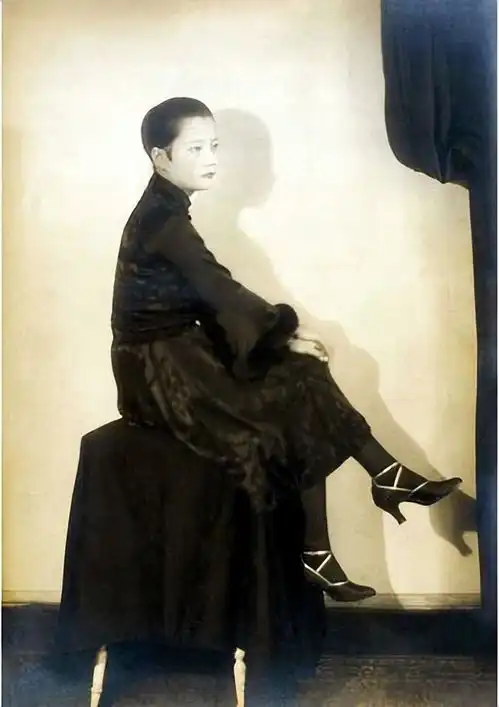 京剧大师周信芳离婚又再婚,他与两任妻子的命运都很悲情
