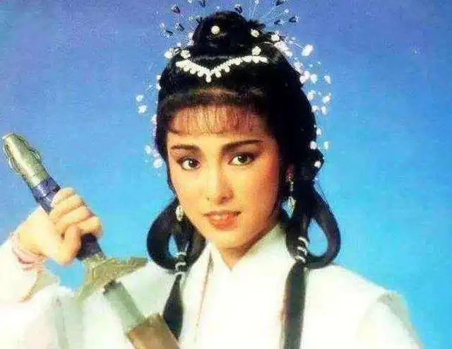 李一桐自曝感情曾为爱爬楼梯减肥,自己是个被动的人,错过爱情