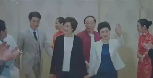 正阳门下小女人即将收官董洁携新剧幸福一家人接档
