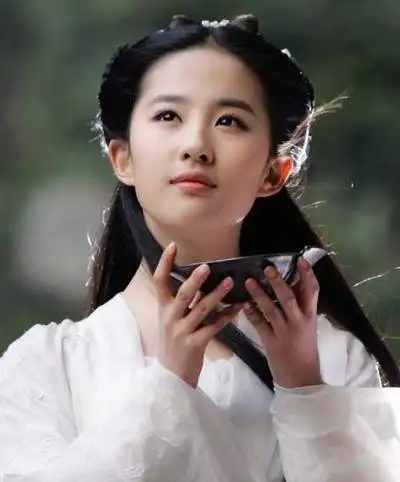 刘亦菲和杨幂发文悼念金庸,网友小龙女和襄儿来送你最后一程了
