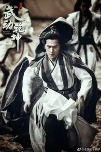 演员杨洋框不住,不停留
