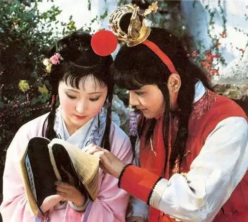 红楼梦中最美的三个镜头,宝黛共读晴雯撕扇,现在3亿也拍不出
