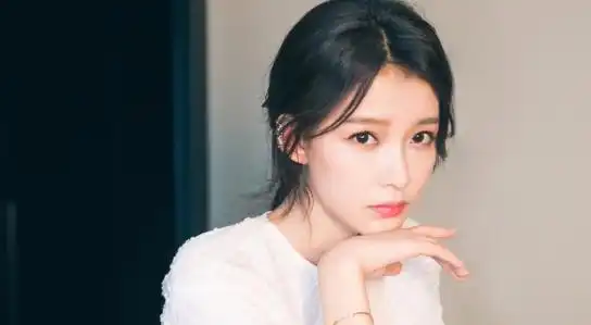 她因长得太美而被追求,如今丈夫对她依旧宠爱,她到底是谁呢
