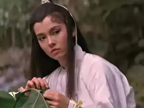 网友隔空呼喊刘亦菲李若彤
