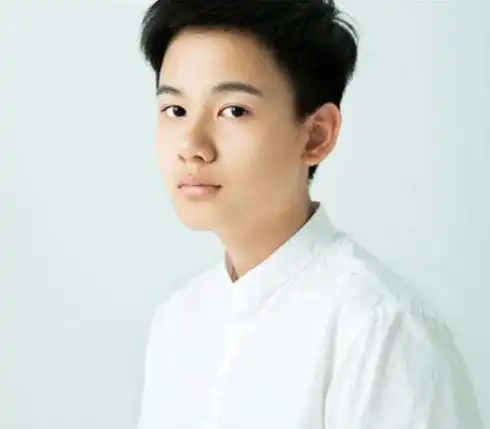 扒扒我就是演员非科班出身的明星,她的演技令章子怡赞不绝口