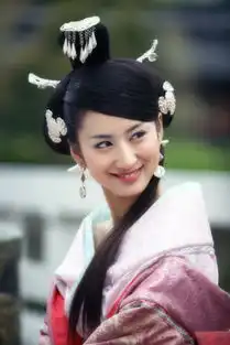 穿汉服女大学生走红女星汉服造型pk谁最美组图