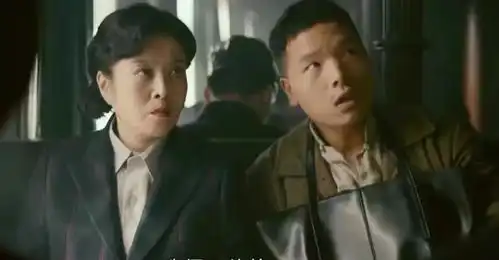 霞光披着谍战片的衣,演着闹剧中的戏,希望你给的惊喜在后面
