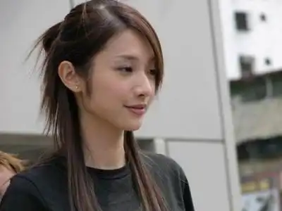 他与许玮伦相恋与大s闪婚,如今迎娶娇妻,生活幸福美满
