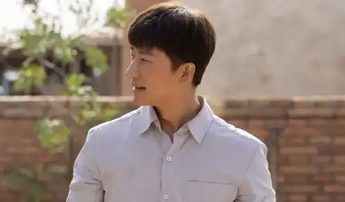 正午阳光新剧四月开机,多位一线男演员争大饼,张嘉益呼声高
