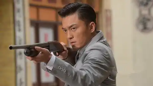 他与林峰杨怡是训练班同学,年少犯错被tvb雪藏,如今终于红了