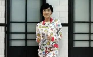 朱茵晒新照被赞揭女神与周星驰郭富城黄贯中等大咖情史