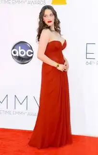 破产姐妹凯特领衔微胖界女神时髦美搭
