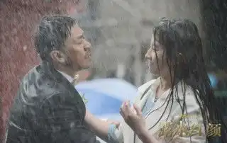 露水红颜发剧照刘亦菲王学兵雨中热吻
