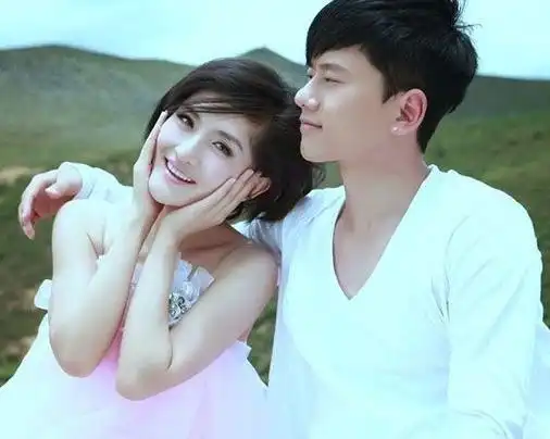 孕妈谢娜开始晒照啦,满脸的甜蜜感,网友表示当妈的女人最幸福