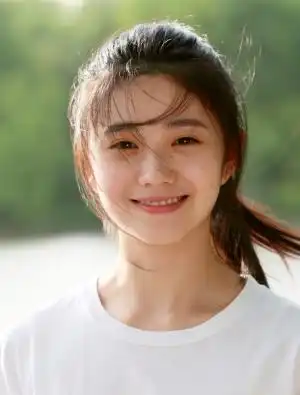 悬崖之上票房领跑,刘浩存却成最拉胯谋女郎,难成高就
