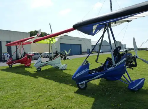 好书好酒好姑娘皆不可辜负,他就是这样的飞行员