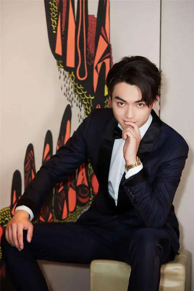 关晓彤吃相难看伊能静上咸鱼谢霆锋动作指导任嘉伦不敬业
