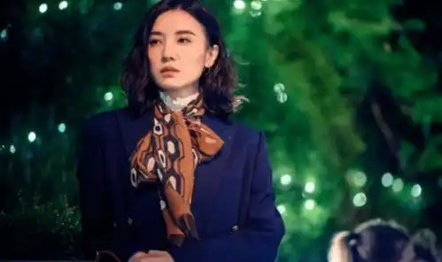 盛装竟然是宋佳妆造最多的剧,与袁咏仪合作很踏实
