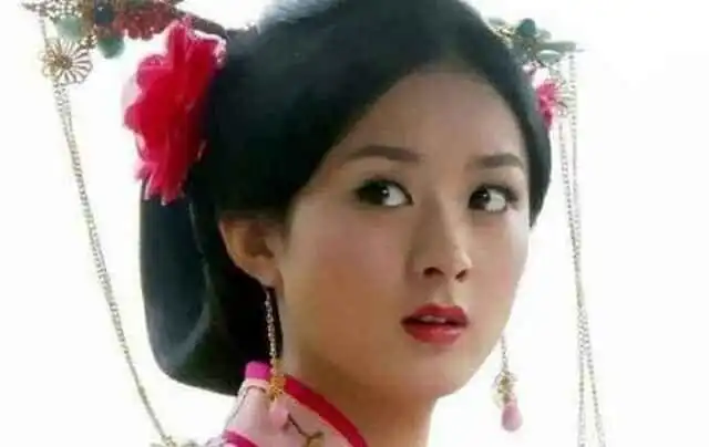 赵丽颖婚后模样大变,再晒自拍粉丝大呼认不出,莫名的撞脸谢娜